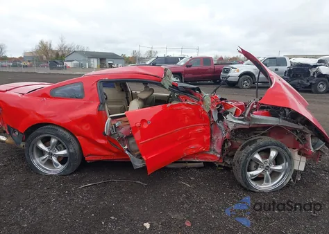 2008 Ford Mustang V6 Deluxe/V6 Premium z USA, uszkodzony, nr VIN 1ZVHT80N385175147